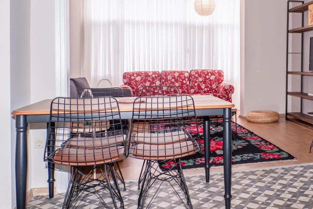 Flat Near Harem Shore In Uskudar Istanbul Turkey